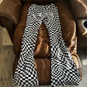 Checkered Black and White Women's  leggings